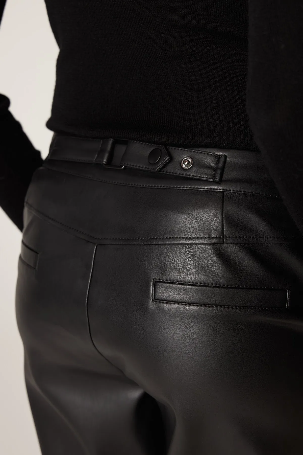 Arlo Vegan Jogger - Black